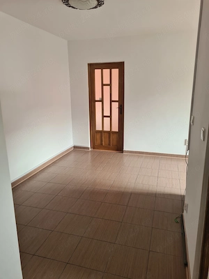 Inchiriez apartament doua camere, Precista - imagine 8