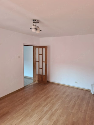 Inchiriez apartament doua camere, Precista - imagine 9
