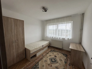 inchiriez apartament 3 camere renovat , electrocasnice zona piata dambu - imagine 8
