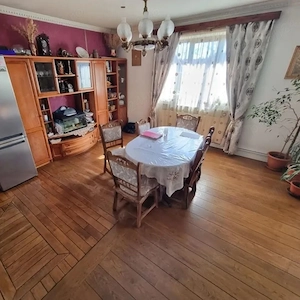  Apartament 5 camere, tip vilă, pe 2 niveluri   zona Colonia Pictorilor, Baia Mare  Preț: 138.00 - imagine 3