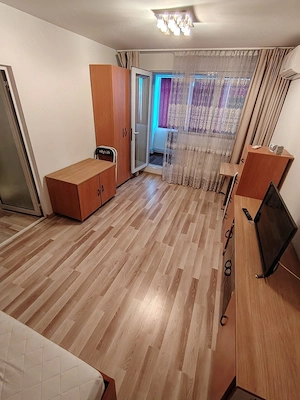 De inchiriat apartament cu 1 camera,zona Tiglina 1 - imagine 2