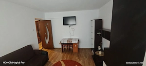 Închiriez apartament 2 camere decomandat - imagine 7
