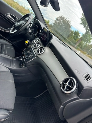 Mercedes-Benz CLA 180 - imagine 5