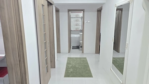 Inchiriez apartament 2 camere decomandat in Deva, Bld 22 Decembrie (Banca Transilvania), etaj 1, - imagine 5