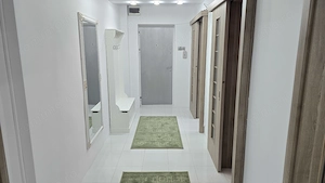 Inchiriez apartament 2 camere decomandat in Deva, Bld 22 Decembrie (Banca Transilvania), etaj 1, - imagine 11