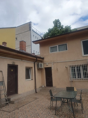 Pe b-dul L.Rebreanu teren 960mp , Casa de locuit și dou SpațiiComer  - imagine 9