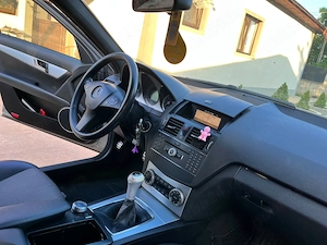 Vând Mercedes C 200 an 2009 - imagine 8