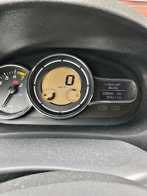 Vând Renault Megane 3, benzină 1.4. - imagine 3