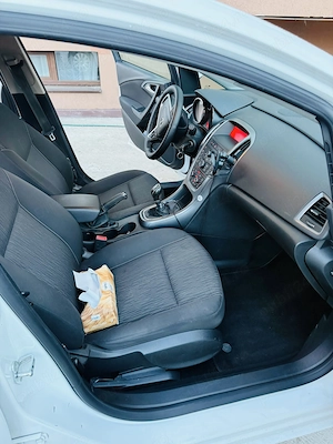 Opel Astra J - imagine 7