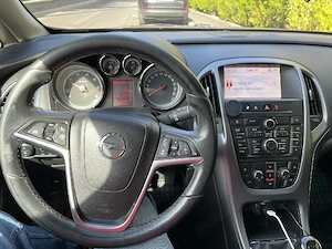 Vând Opel Astra J Sports Tourer 1.7 CDTI, 131 CP, 2013  - imagine 2