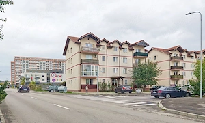 Apartament cu 2 camere, mobilat si utilat, Tractorul. 