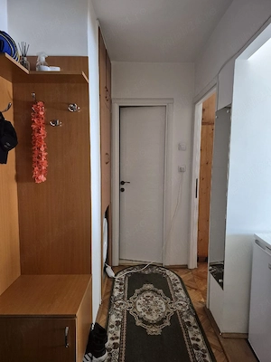 închiriez apartament - imagine 4