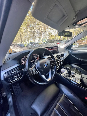 BMW Seria 5 518d   2.0 Diesel, 150 CP, Automat, Mild Hybrid - imagine 9