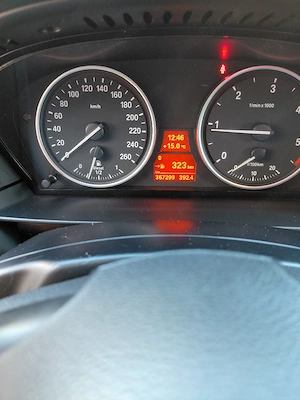  Autoturisme 