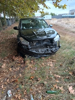 Vând Nissan Qashqai J10 avariat  - imagine 6