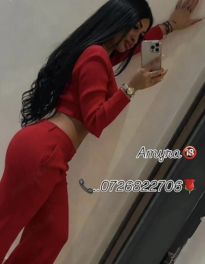 Amyra fă-ți ziua mai frumoasă cu mine pircingurii în zona intimă și sfarcuri 