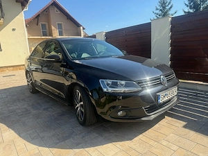 Vand VW Jetta din 2012,motor diesel 2 litrii,cutie automata DSG+ - imagine 4