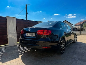 Vand VW Jetta din 2012,motor diesel 2 litrii,cutie automata DSG+ - imagine 6