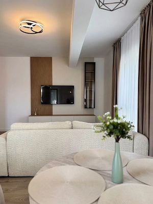 Apartament modern cu 2 camere, parcare subterana inclusă   zona Torontalului - imagine 2