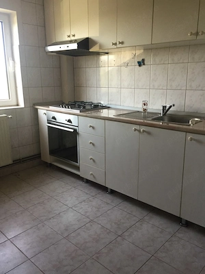Inchiriez apart.2 cam.Micalaca,str.Batistei, et.2 din 4,cu centrala pe gaz