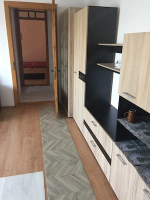 Inchiriez apart.2 cam.Micalaca,str.Batistei, et.2 din 4,cu centrala pe gaz - imagine 3
