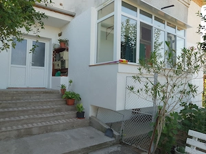 Vând apartament 2 camere și teren - imagine 3