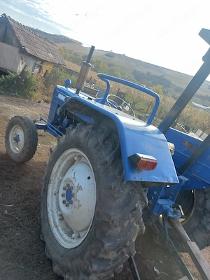 Tractor ford 2000 - imagine 3
