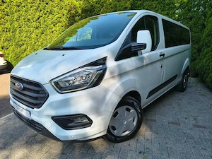 Închiriez Microbuz 9 Locuri - Ford Transit Custom