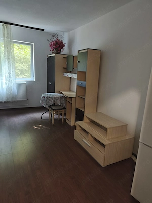 Închiriez garsonieră  Calea Buziașului, etaj 1 - imagine 2