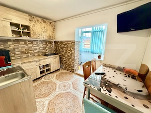Apartament 3 camere, 66 mp, zona Cetate - imagine 3
