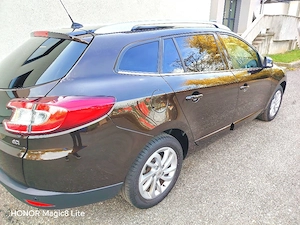 Vând Renault Megane 3,facelift, BOSE cu elemente cromate exterior, model rar,culoare deosebită - imagine 3