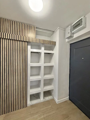 Apartament 2 camere, renovat complet, etaj 9/10, zona Dambovita  - imagine 14