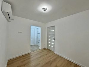 Apartament 2 camere, renovat complet, etaj 9/10, zona Dambovita  - imagine 7