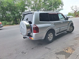 Mitsubishi Pajero Autoutilitara - imagine 3