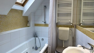 Casă cu design aparte | 4 camere | Demisol și mansardă înaltă | Centrală Proprie - imagine 8