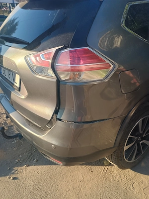 Vând Nissan xtrail T32 diesel an 2017 avariat - imagine 5