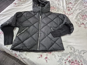 Geaca dama.mar L noua frumasa la.220.lei Timisoara