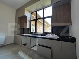 Apartament la casa  de inchiriat 4 camere, zona Centrala - imagine 2