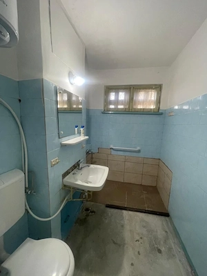 Apartament cu 3 camere, suprafata generoasa, etaj 2/4, zona Valea Rosie - imagine 11