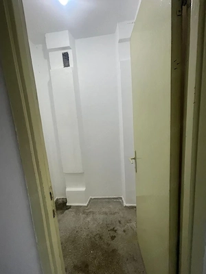 Apartament cu 3 camere, suprafata generoasa, etaj 2/4, zona Valea Rosie - imagine 5