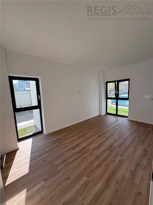 Apartament de vanzare cu 3 camere Tractorul