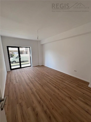 Apartament de vanzare cu 3 camere Tractorul - imagine 3