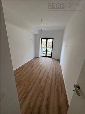 Apartament de vanzare cu 3 camere Tractorul - imagine 5
