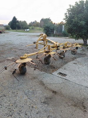 Greblă de împrăștiat fân împrăștietoare marca KUHN   - imagine 3
