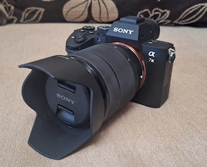 Aparat foto Mirrorless Sony Alpha A7III 4K + Obiectiv 28-70 mm + Card 512 GB Kingston V60