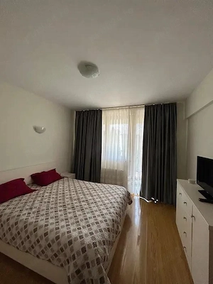 Închiriez apt central - imagine 2