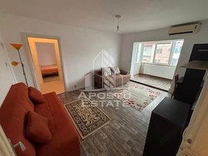 Apartament cu 2 camere, semidecomandat, zona Lipovei - imagine 1