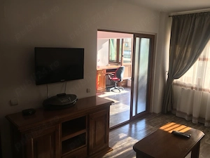 Inchiriez apart.3 cam,et 1, ultracentral cu terasa si parcare privata - imagine 2