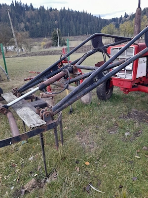 Vând Tractor Internațional 383 - imagine 7