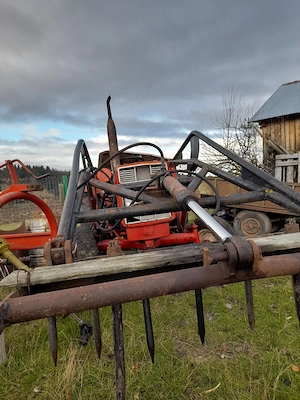 Vând Tractor Internațional 383 - imagine 5
